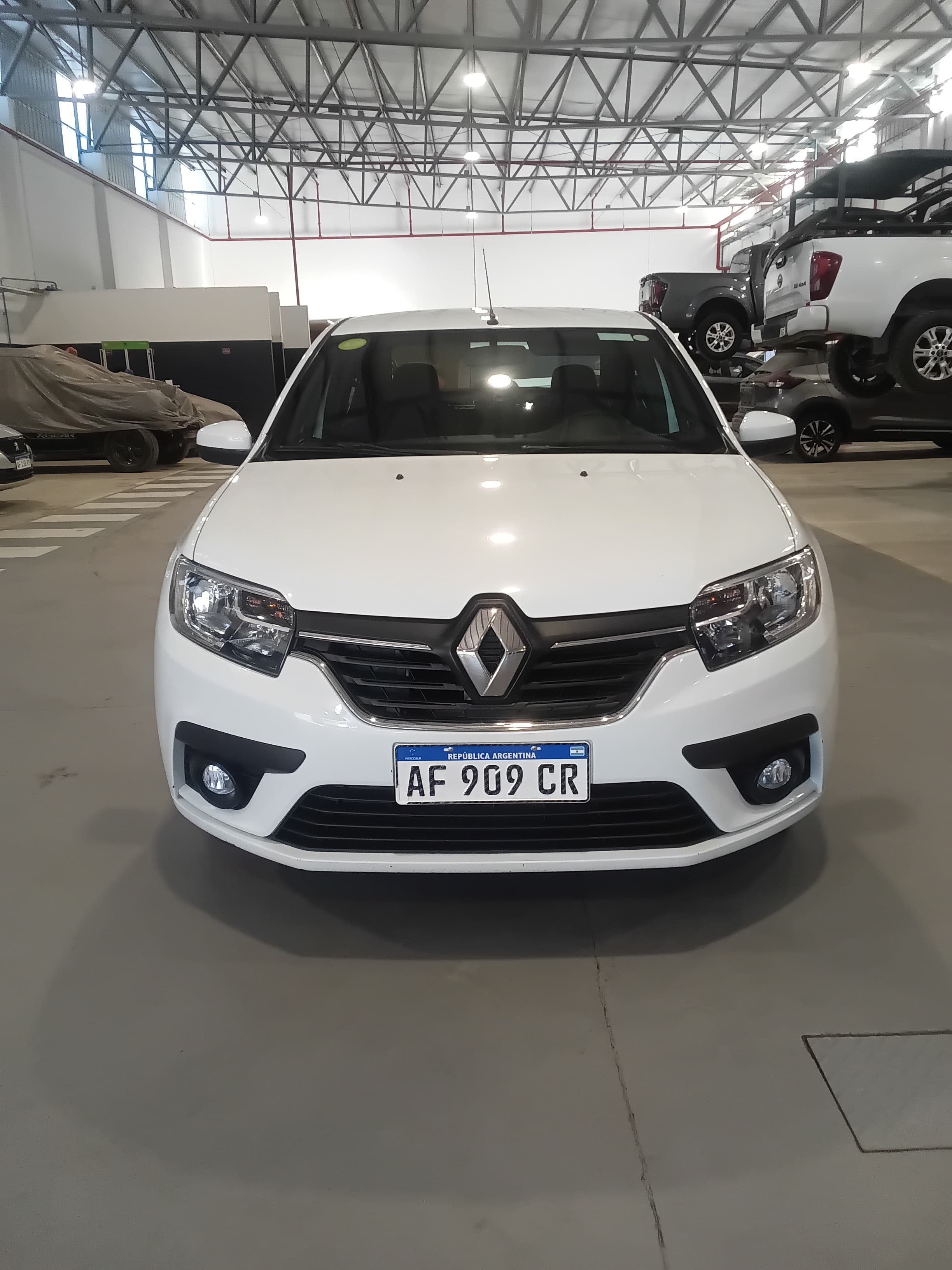 Renault Logan 2023