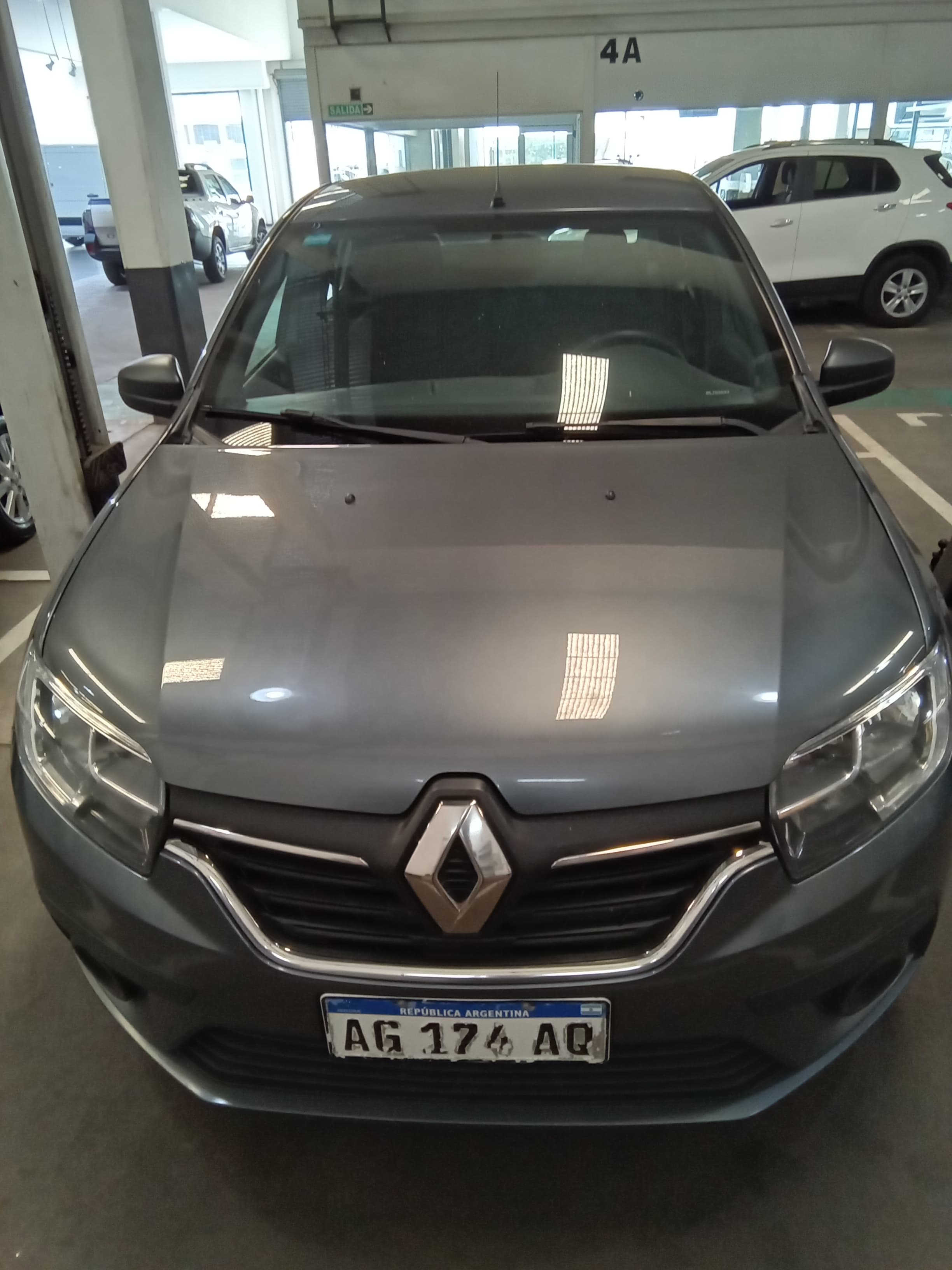 Renault Logan 2023