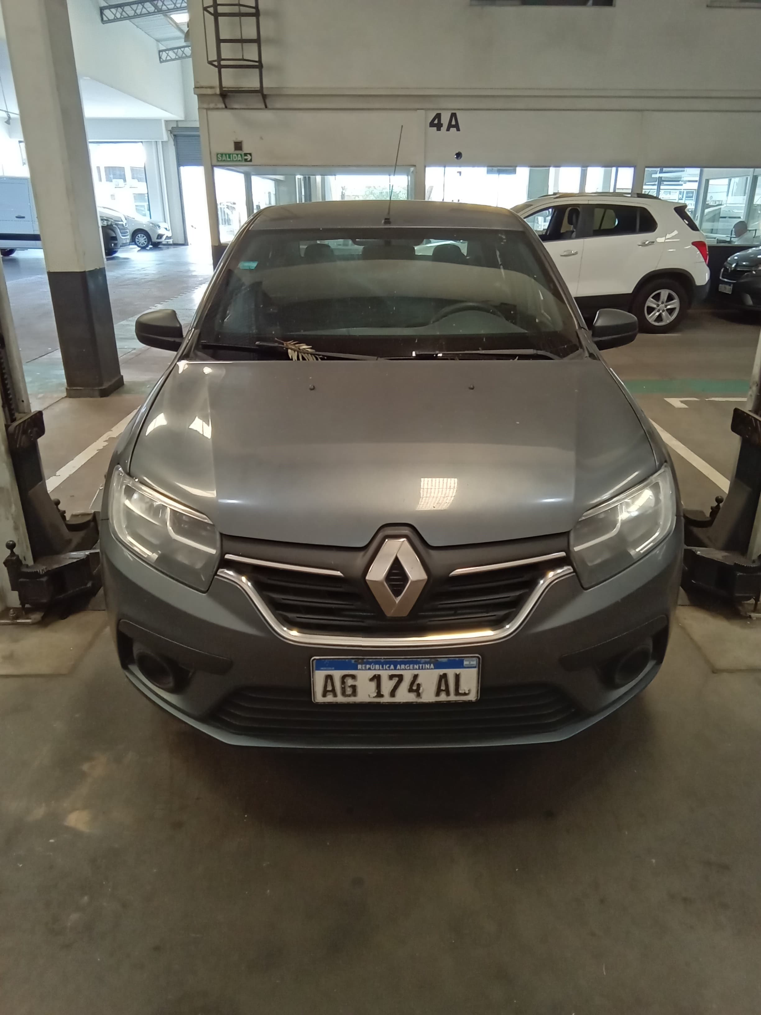 Renault Logan 2023