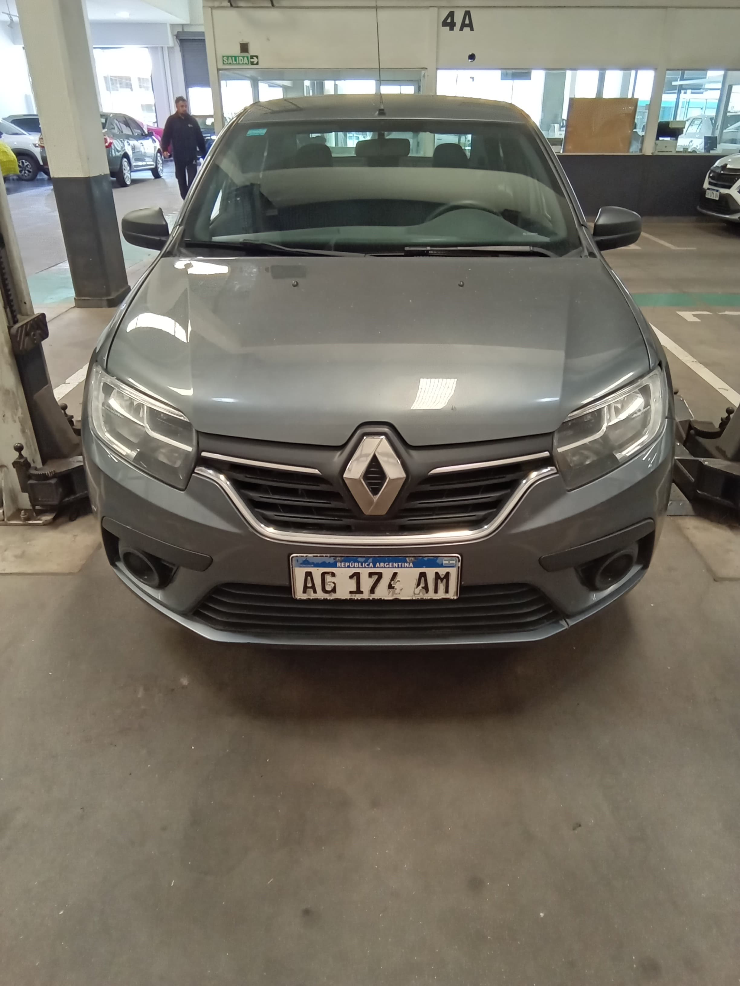 Renault Logan 2023