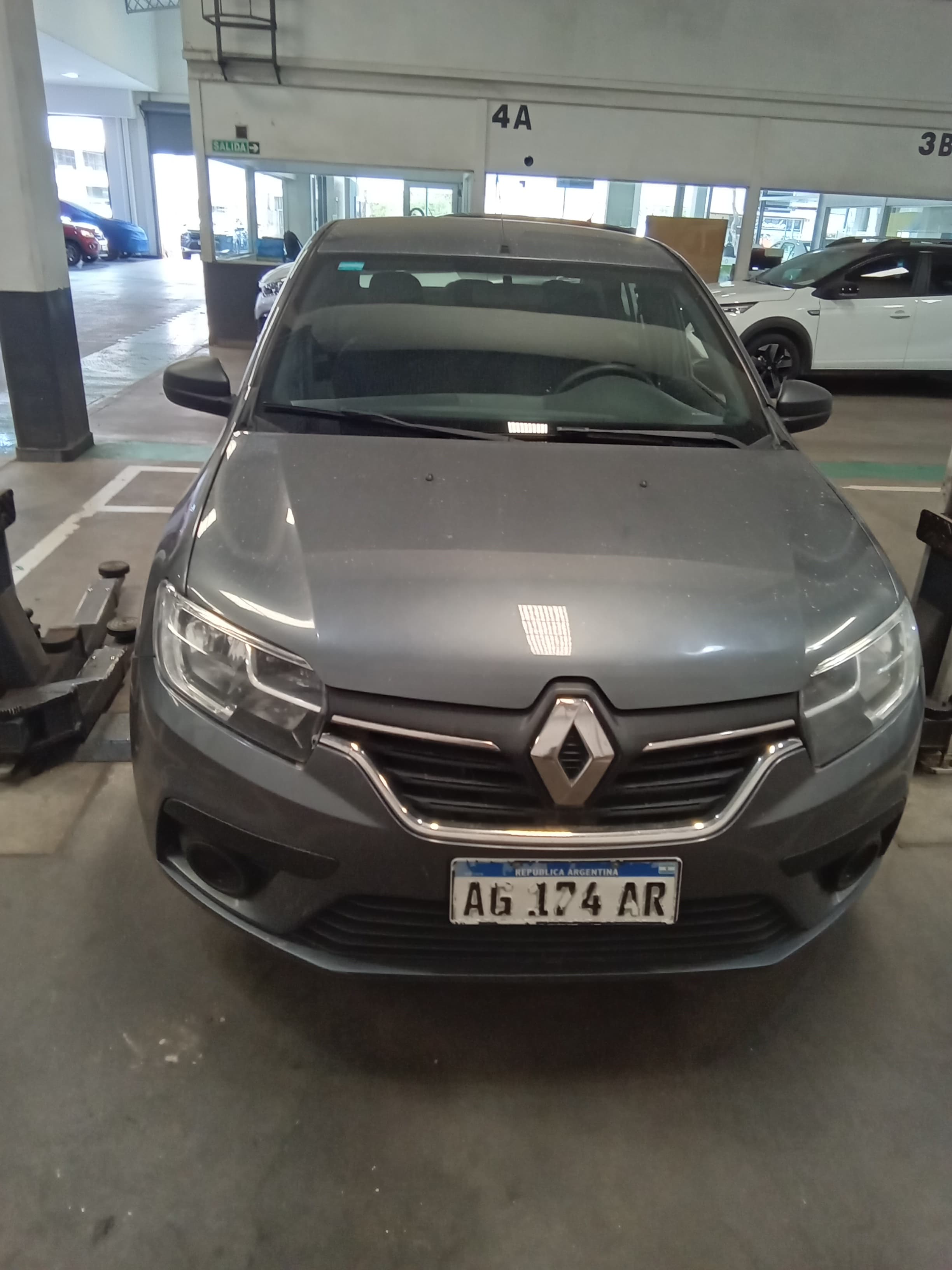Renault Logan 2023
